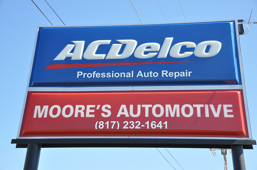 Moore's Automotive Sign